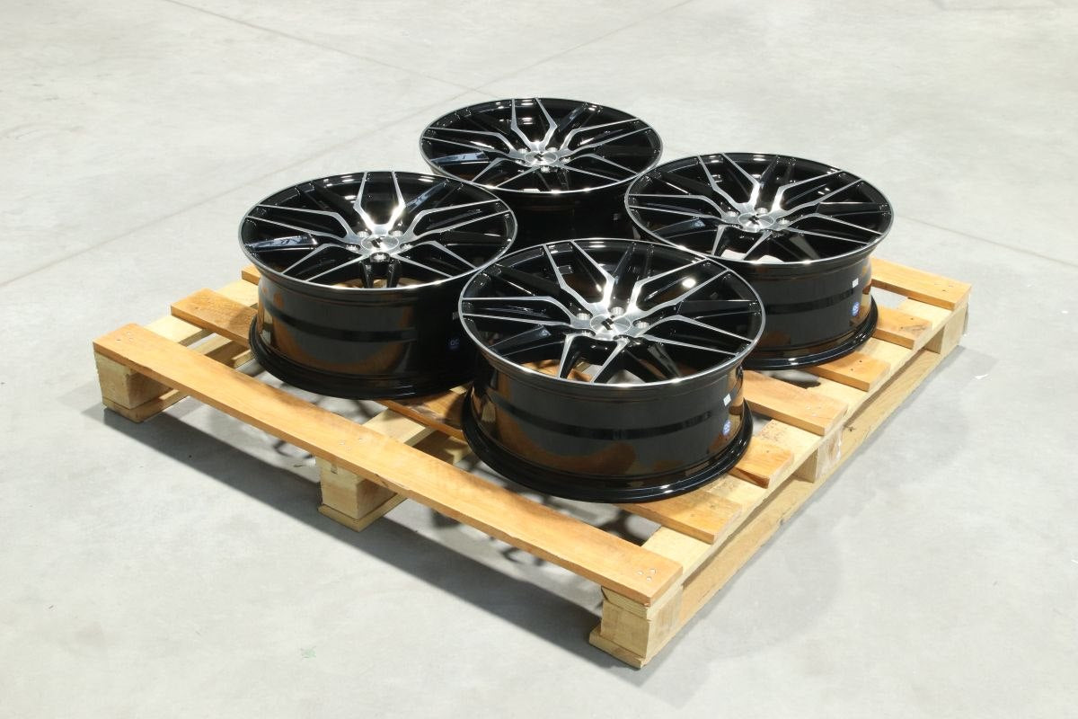 JR Wheels SET-JR#437 Set of JR28 18x7,5 ET40 5x105 Gloss Black Machined Face