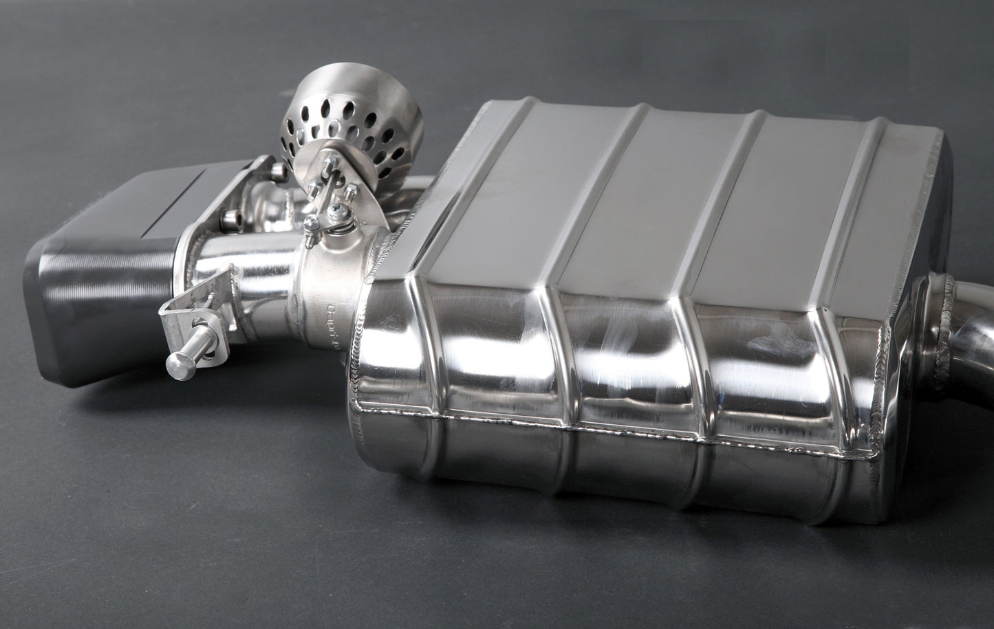 Capristo 02BM00903001 BMW 650i (F12/F13/F06) ECE Valved Mufflers with Ceramic Tips (CES3)