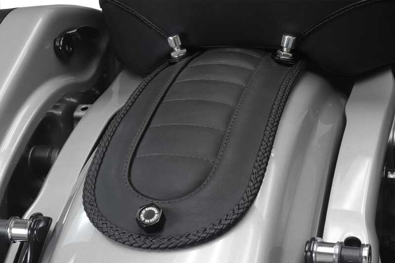 Mustang Motorcycle Mustang 97-26 Harley FL Touring Deluxe Fender Bib Blk w/ Blk Thread
