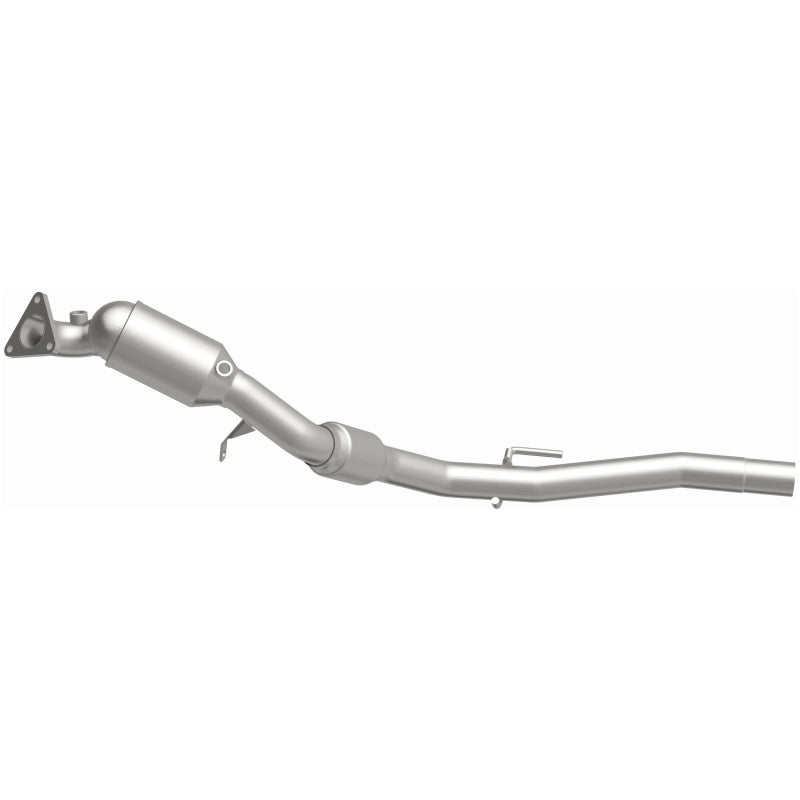 MagnaFlow Direct Fit Catalytic Converter 11-15 Volkswagen Touareg V6 3.6 OEM Underbody