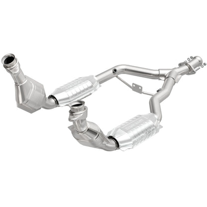 MagnaFlow Direct Fit Catalytic Converter 96-98 Ford Mustang 3.8L