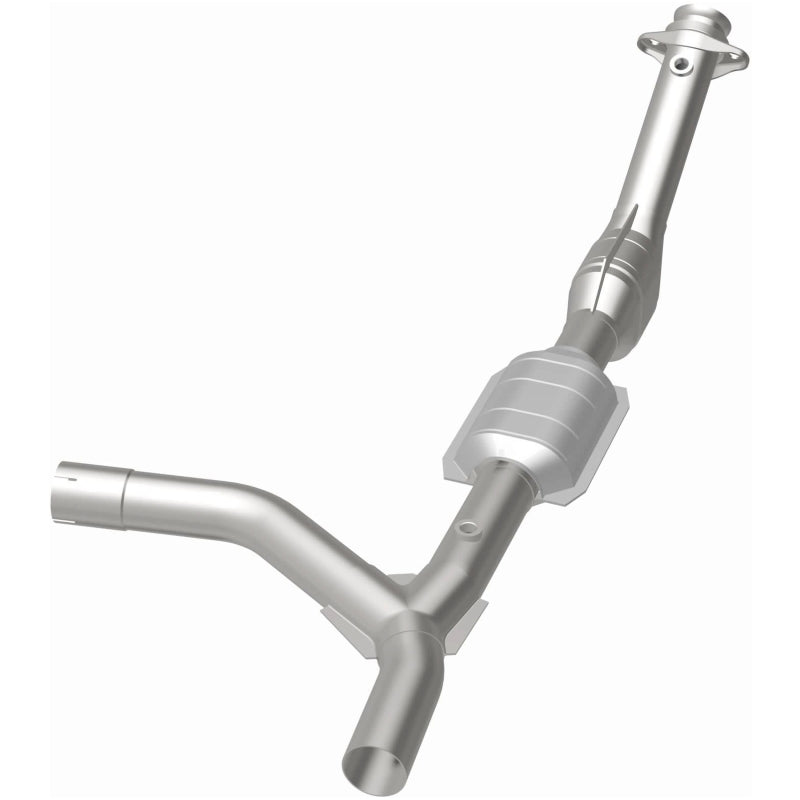 MagnaFlow Direct Fit Catalytic Converter 00-04 Ford E150 4.6L P/S