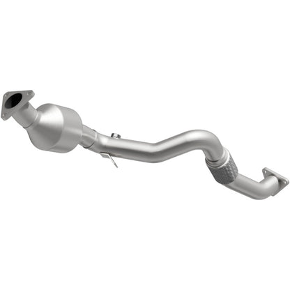 MagnaFlow Direct Fit Catalytic Converter 07 VW Touareg 3.6L Front close