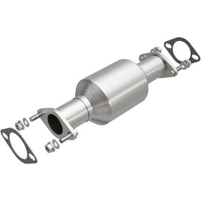 MagnaFlow Direct Fit Catalytic Converter 03-06 Kia Sorento 3.5L rear