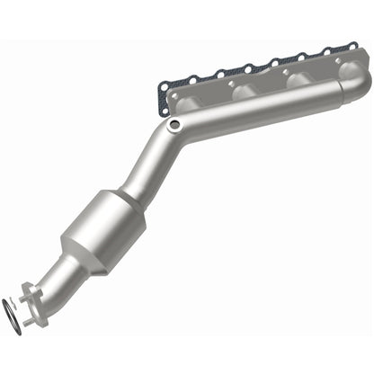 MagnaFlow 2004 Nissan Titan 5.6L Direct Fit Converter