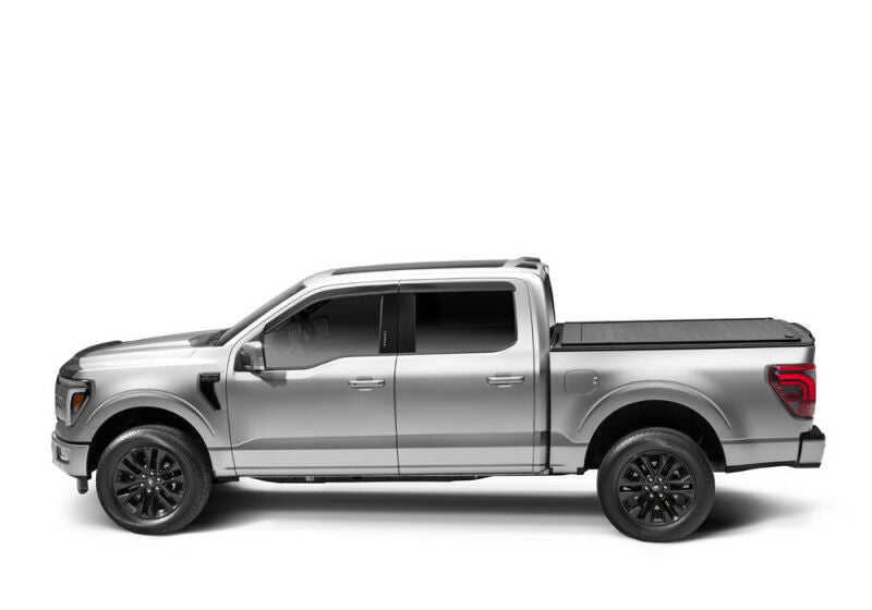 Retrax RealTruck 04-24 Nissan Titan CC 5.5ft Bed (w or w/o Utilitrack) RetraxPRO EZ-Off FRC-4000