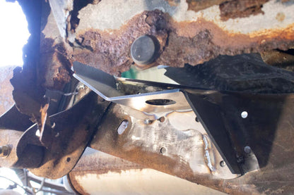RustBuster Rust Buster 1988-1998 Chevrolet & GMC C/K 1500 & 2500 Bed and Cab Mount Brackets - Right