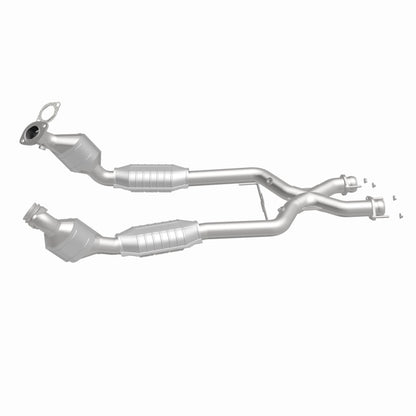 MagnaFlow Direct Fit Catalytic Converter 96-98 4.6L *California*