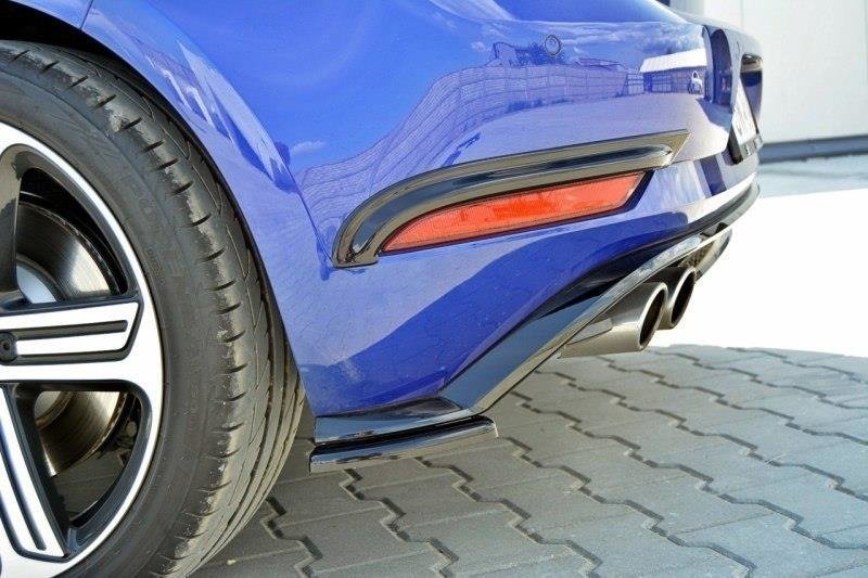 Maxton Design Volkswagen Golf R / R-Line MK7.5 Rear Frames for Lights