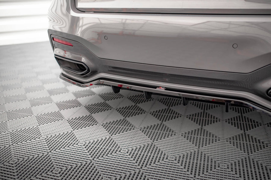 Maxton Design BMW Series 7 G11 M-Pack Facelift Central Rear Splitter (with vertical bars)