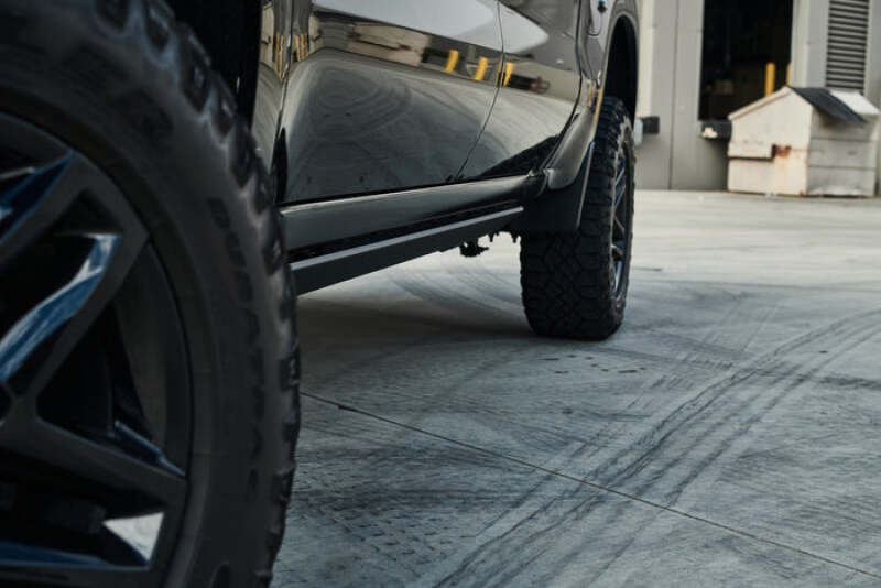Body Armor 4x4 19-24 GM 1500/2500/3500 Crew Cab (Excl. Classic) E-Power Board Steps - Black