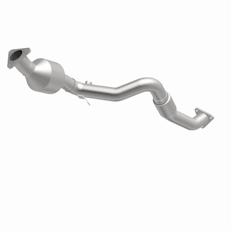 MagnaFlow Direct Fit Catalytic Converter 07 VW Touareg 3.6L Front close