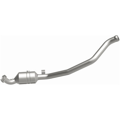 MagnaFlow Direct Fit Catalytic Converter 2006-2011 R350 3.5 L Underbody