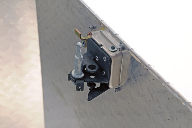 Dee Zee Universal Tool Box - Specialty Small Triangle BT Alum
