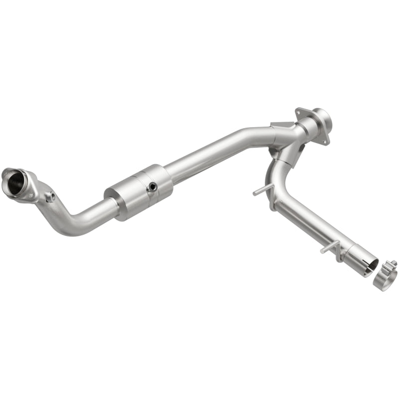 MagnaFlow Direct Fit Catalytic Converter 05-06 Lincoln Navigator 5.4L w/ 3in Main Piping