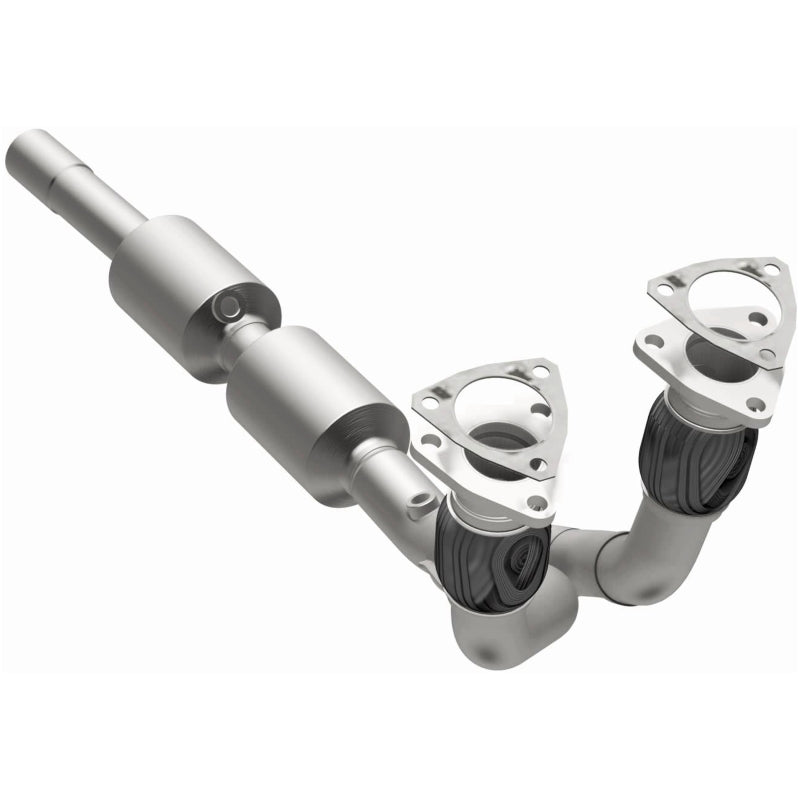 MagnaFlow Direct Fit Catalytic Converter 02-05 Golf 2.8L Underbody