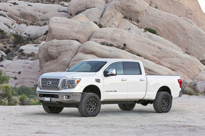 Fabtech 16-18 Nissan Titan 4WD 2in Leveling System