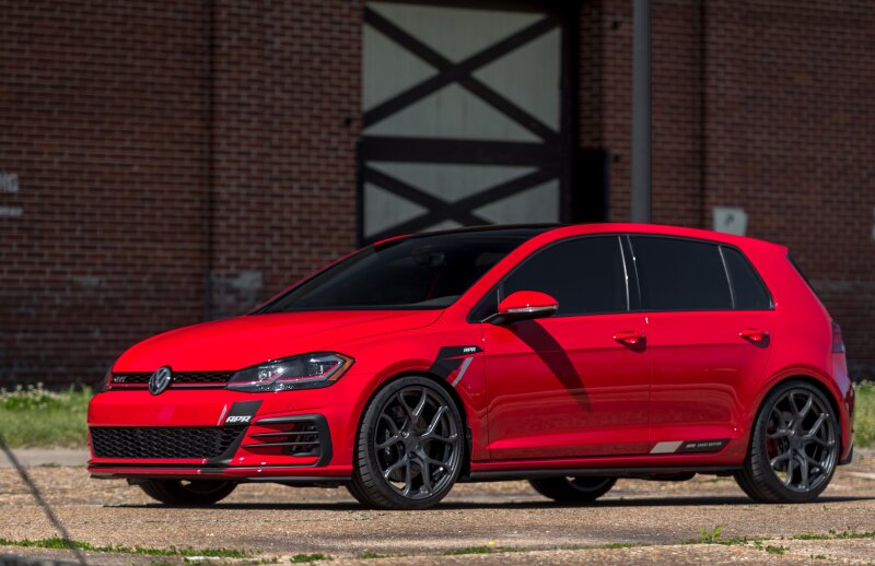 APR A01 Flow Formed 19x8.5 / 5x112 / ET45 / 66.5mm Bore / Gunmetal Grey Wheel