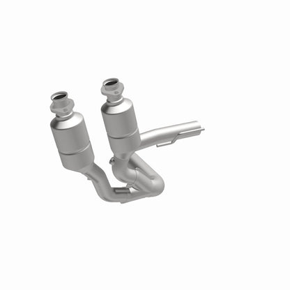 MagnaFlow Direct Fit Catalytic Converter 99-04 Jeep Grand Cherokee 4.0L Front