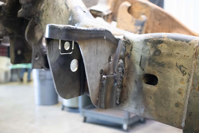 RustBuster Rust Buster 01-10 Chevy Silverado 2500HD Front Cab Mount Left Side