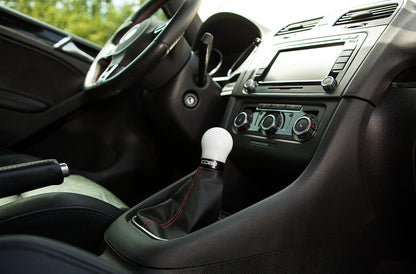 COBB 2V1350-W-BK VW COBB KNOB - WHITE KNOB W/STEALTH BLACK