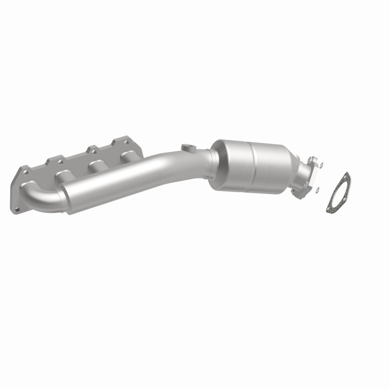 MagnaFlow Direct Fit Catalytic Converter 02-04 Volkswagen Passat 4.0L