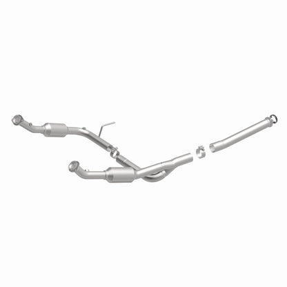 MagnaFlow Direct Fit Catalytic Converter OEM 2004-2005 Ford Explorer/Mercury Mountaineer Underbody