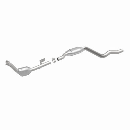 MagnaFlow Direct Fit Catalytic Converter 2003 ML350 3.7L Underbody