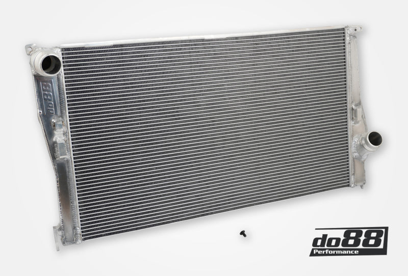 do88 07-13 BMW 135i/335i N54/N55 (E82/E88/E9X) Manual Radiator