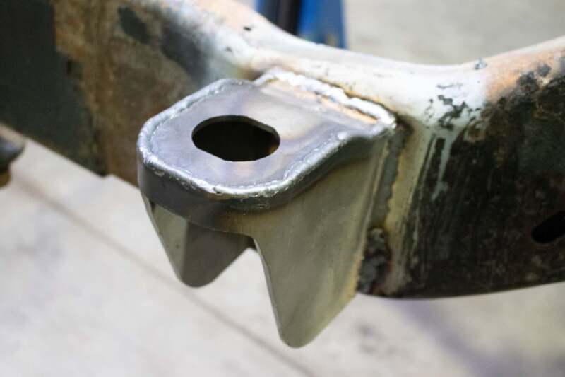 RustBuster Rust Buster 01-10 Chevy Silverado 2500HD Front Cab Mount Left Side