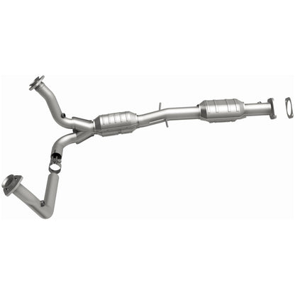 MagnaFlow Direct Fit Catalytic Converter 00-04 Chevy S10 4.3L 2WD