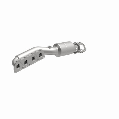 MagnaFlow Direct Fit Catalytic Converter 02-04 VW Passat 4.0L