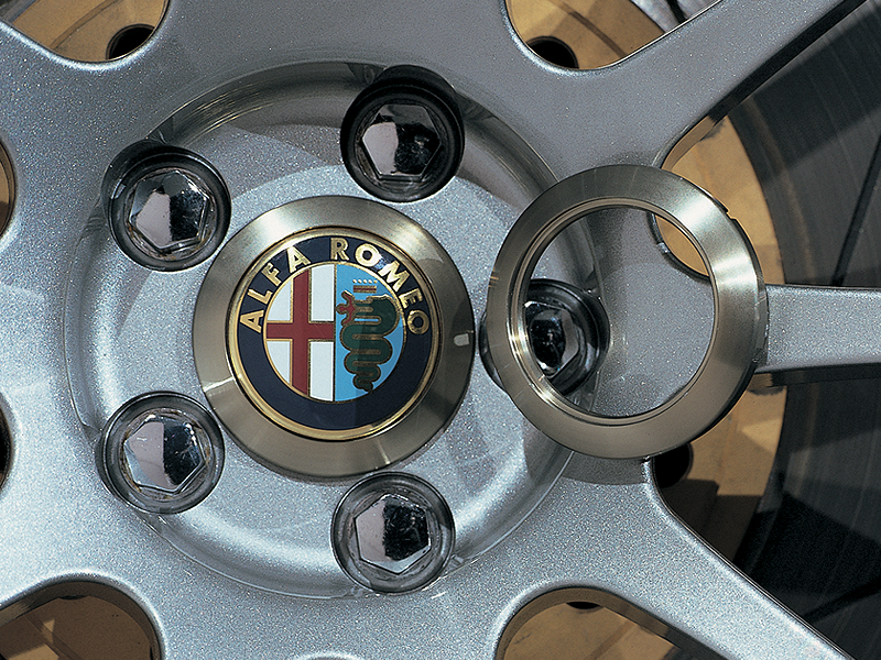 Advan 65mm Alfa Romeo Center Cap Adapter Ring - Silver Alumite