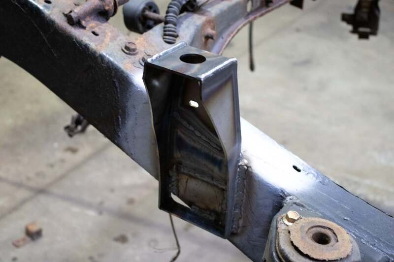 RustBuster Rust Buster 95-04 Toyota Tacoma Double Cab Front Bed Mount
