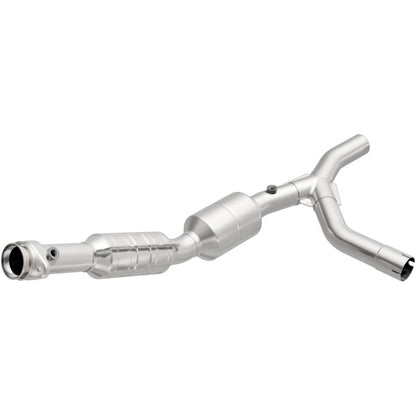 MagnaFlow Direct Fit Catalytic Converter 05-07 Ford E150 4.6L Passenger Side
