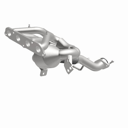 MagnaFlow Direct Fit Catalytic Converter 16-17 Mazda CX-3 L4 OEM Manifold