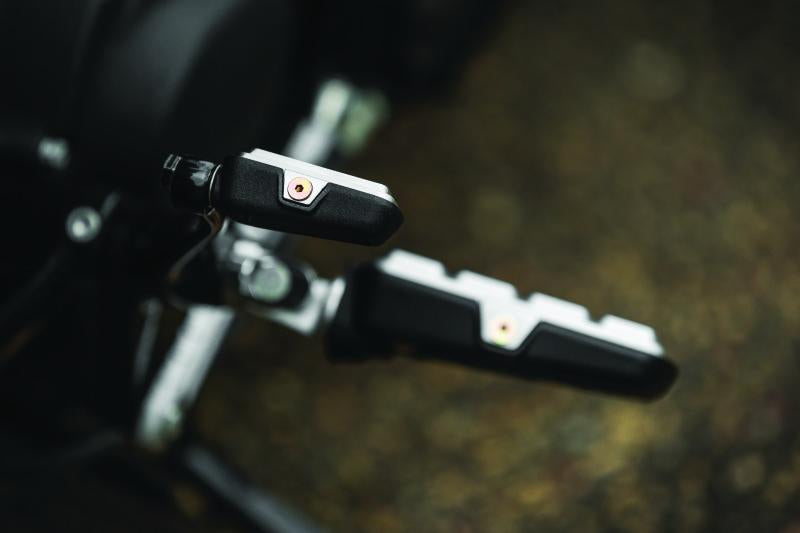 Kuryakyn Dillinger Shift Peg Silver