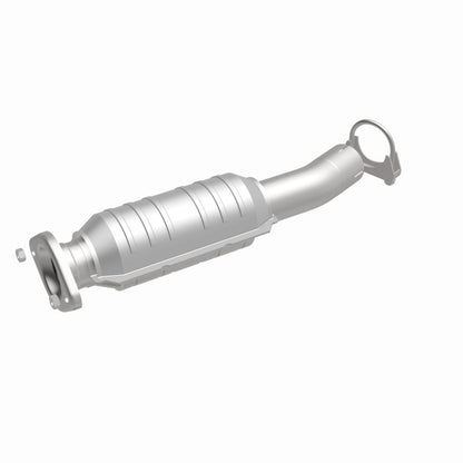 MagnaFlow Direct Fit Catalytic Converter 04 Toyota Sienna 3.3L
