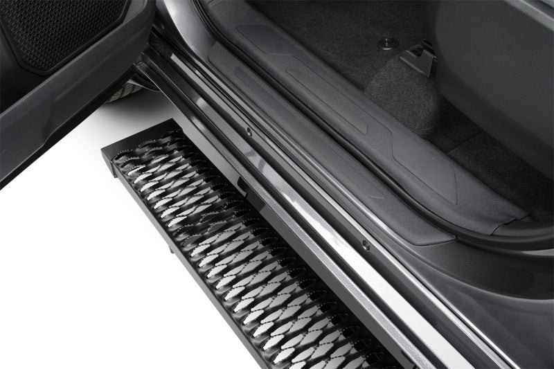 N-Fab Growler Fleet 07-19 Toyota Tundra Crew Cab - Cab Length - Tex. Black