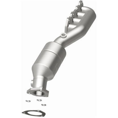 MagnaFlow Direct Fit Catalytic Converter 02-04 Volkswagen Passat 4.0L