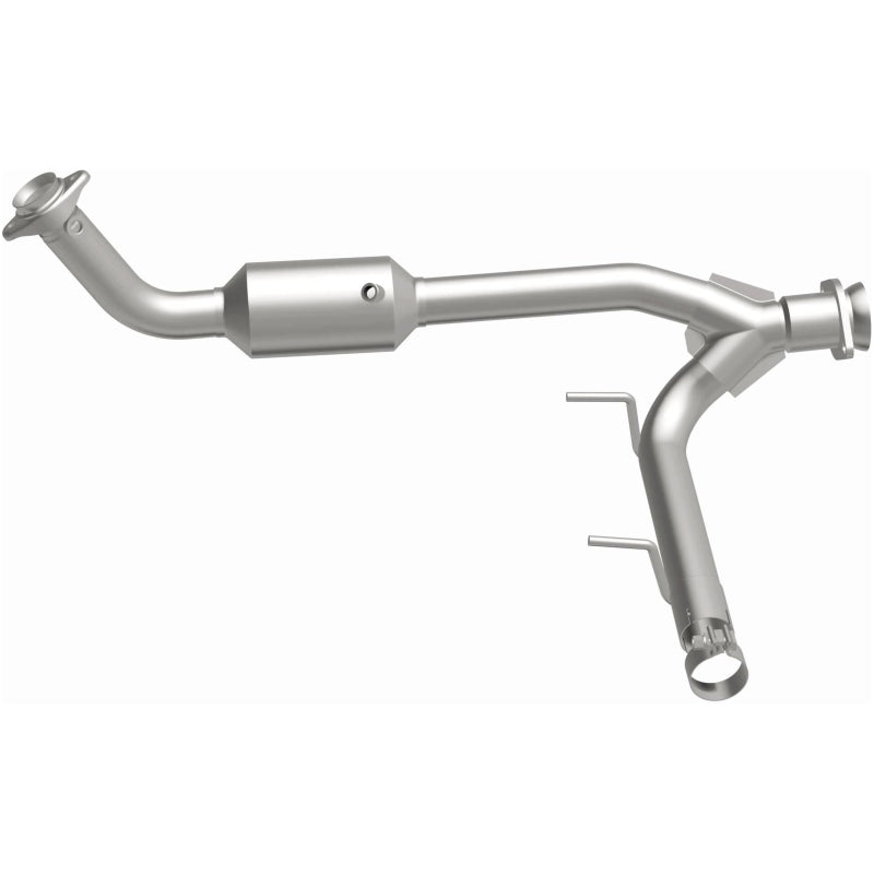 MagnaFlow Direct Fit Catalytic Converter 05-06 Lincoln Navigator 5.4L w/ 3in Main Piping