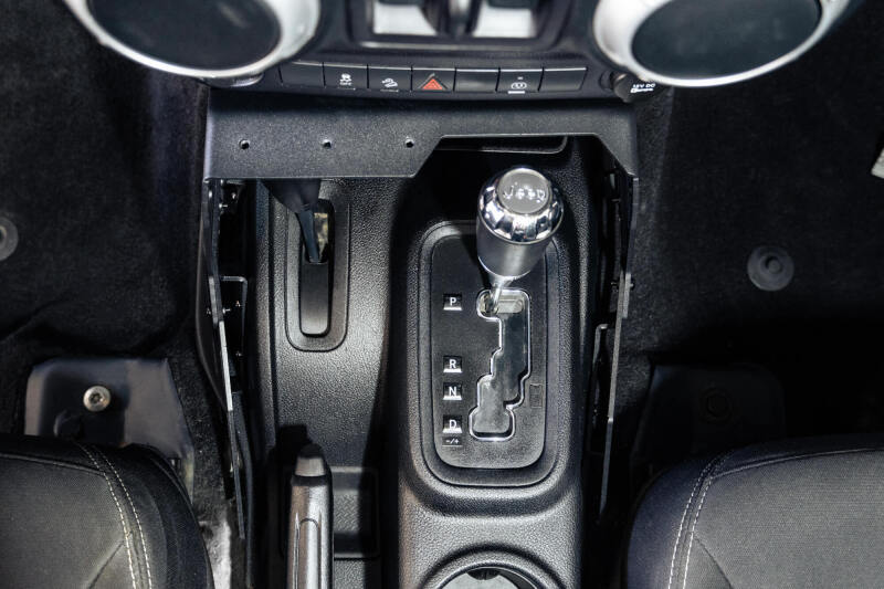 DV8 Offroad DV8 07-18 Jeep Wrangler JK Center Console Molle Panels & Device Bridge