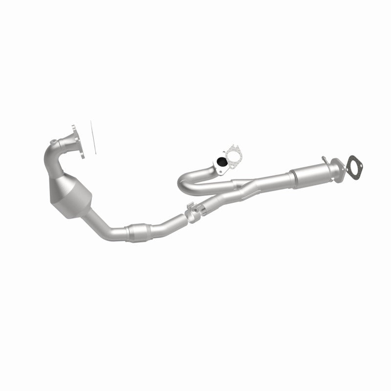 MagnaFlow Direct Fit Catalytic Converter 2010-2011 SRX 3 L Underbody