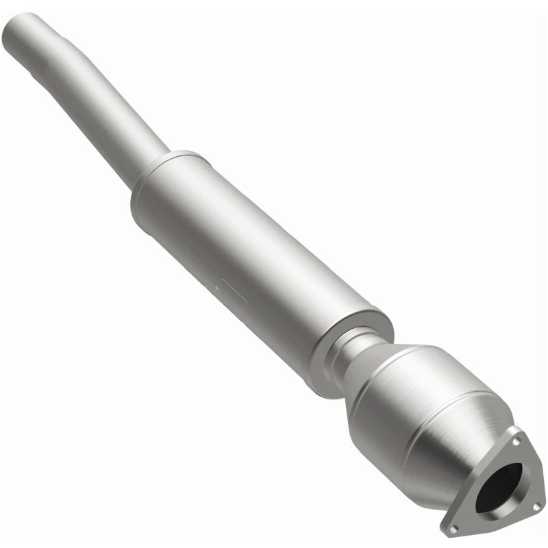 MagnaFlow Direct Fit Catalytic Converter 03-06 VW Phaeton 4.2L PS Rr