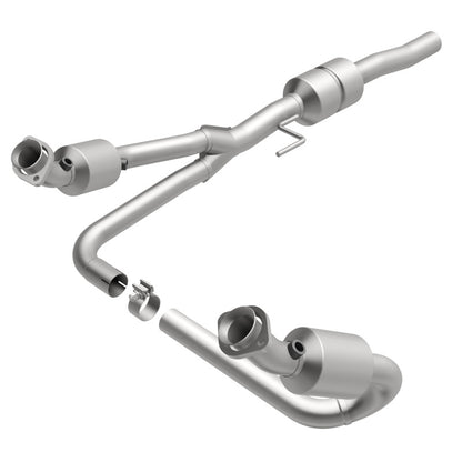 MagnaFlow Direct Fit Catalytic Converter 02-03 Dodge Durango