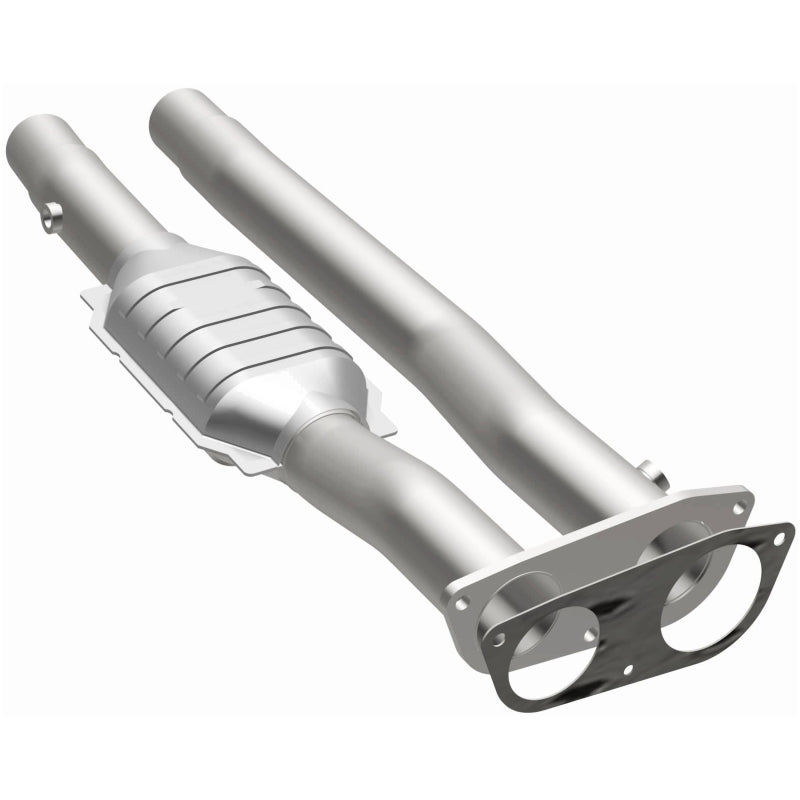 MagnaFlow Direct Fit Catalytic Converter 96-97 7.4L 3500 Truck Rear