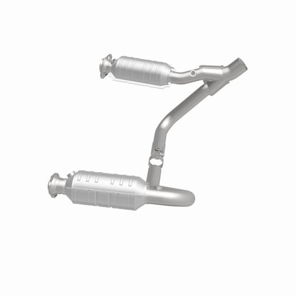 MagnaFlow Direct Fit Catalytic Converter 05-07 Dodge Durango 3.7L/4.7L