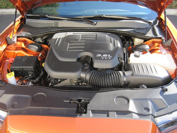 K&N Engineering K&N Replacement Air Filter for 11 Chrysler 300/300C / Challenger 3.6L/5.7L/6.4L / Charger 3.6L/5.7L