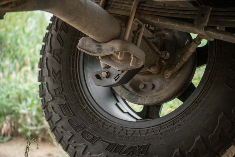 DV8 Offroad 16-23 Toyota Tacoma Rear Shock Skid Plates