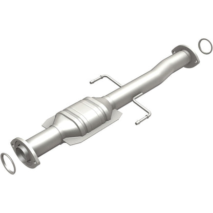 MagnaFlow Direct Fit Catalytic Converter 01-04 Toyota Tacoma 2.4L Rear